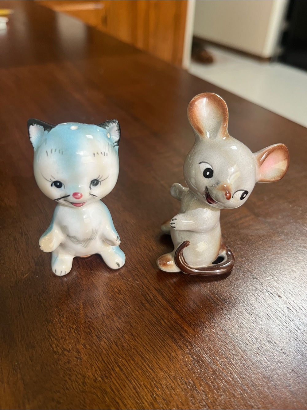Vintage salt and pepper cat and mouse shakers